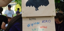 hotová búdka aj s menami netopierov