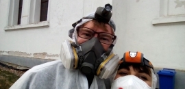 ešte selfie aj v ochranných pomôckach